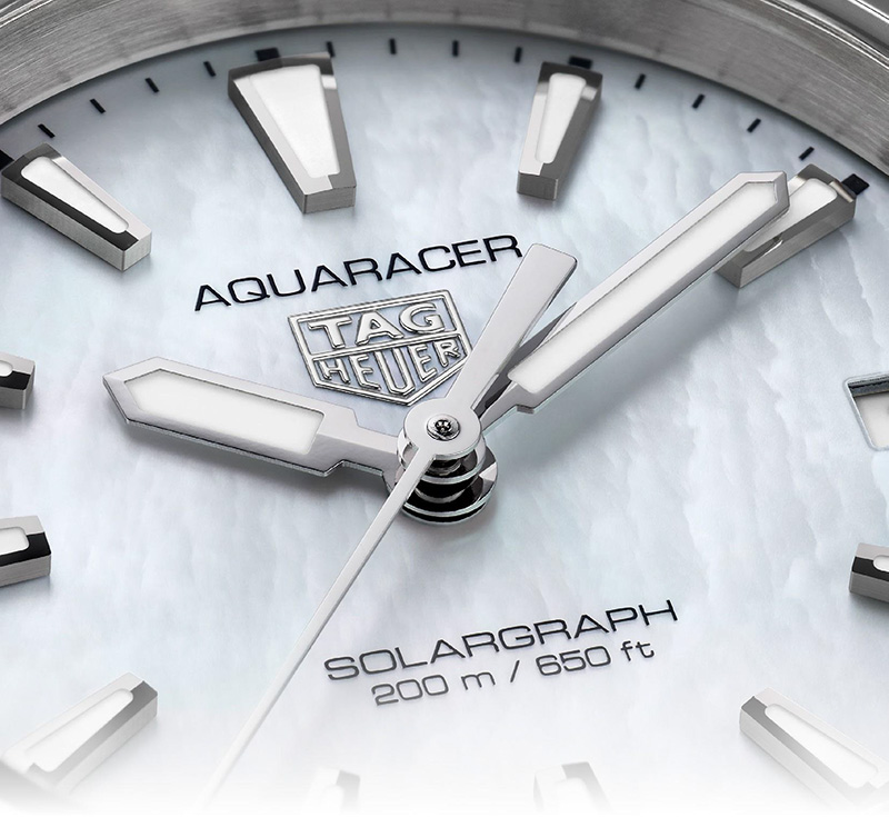TAG Heuer Aquaracer Professional 200 Solargraph mother of pearl