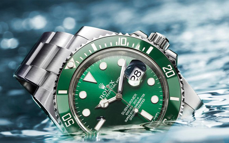 Rolex Oyster Perpetual Date_Submariner Date_16610LV_Automatic_Steel case_Steel bracelet_Men's watch/unisex_Sapphire glass_Black dial_Green bezel
