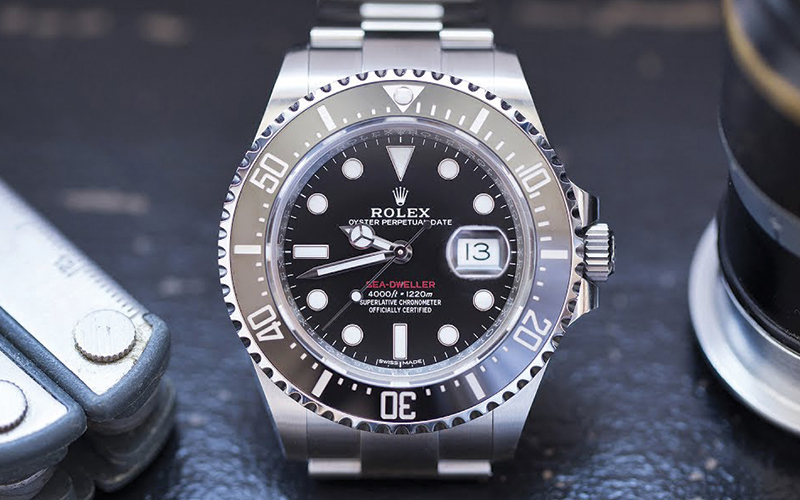 Rolex Oyster Perpetual Date_Sea Dweller_M116600_Automatic_Steel case_Steel bracelet_Men's watch/unisex_Ceramic bezel_Sapphire glass_Black dial_No numerals