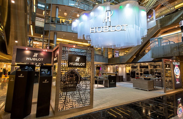Hublot Nation Pops up – The Latest Mammoth Edifice In The Heart Of Orchard Road!