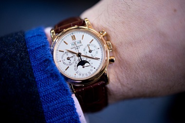 The classic design of a Patek Philippe Ref. 3970 on wrist.