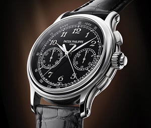 The Patek Philippe Ref. 5370 Split Seconds Chronograph is equipped with a rattrapante chronograph and a new in-house movement.