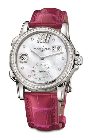 The Ulysse Nardin Dual Time Manufacture Lady is both a state-of-the-art timepiece and a dazzling piece of jewellery.